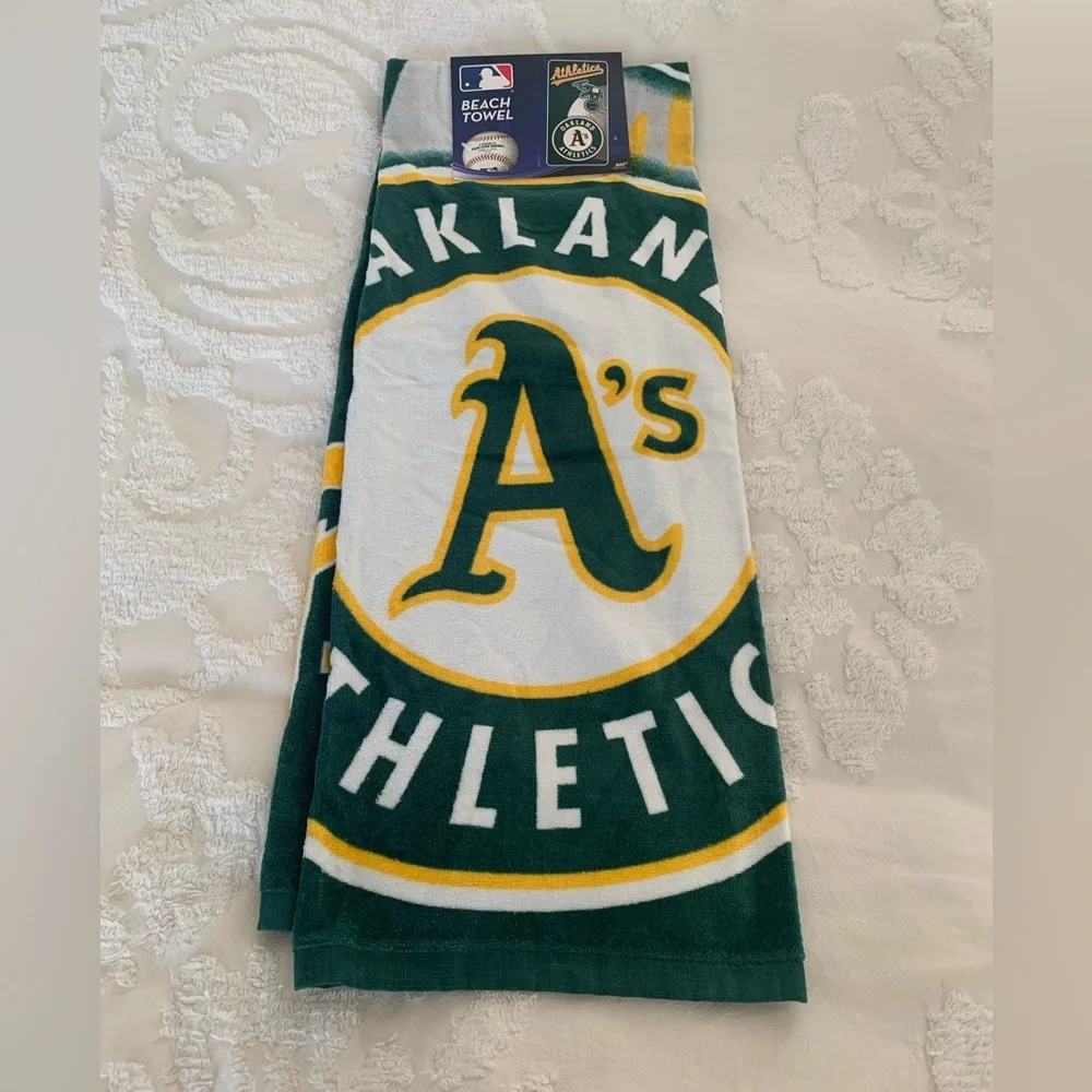 NWT MLB Oakland A’s Beach Towel: Green/ Yellow